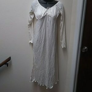 Ivory long sleeve comfy dress.
